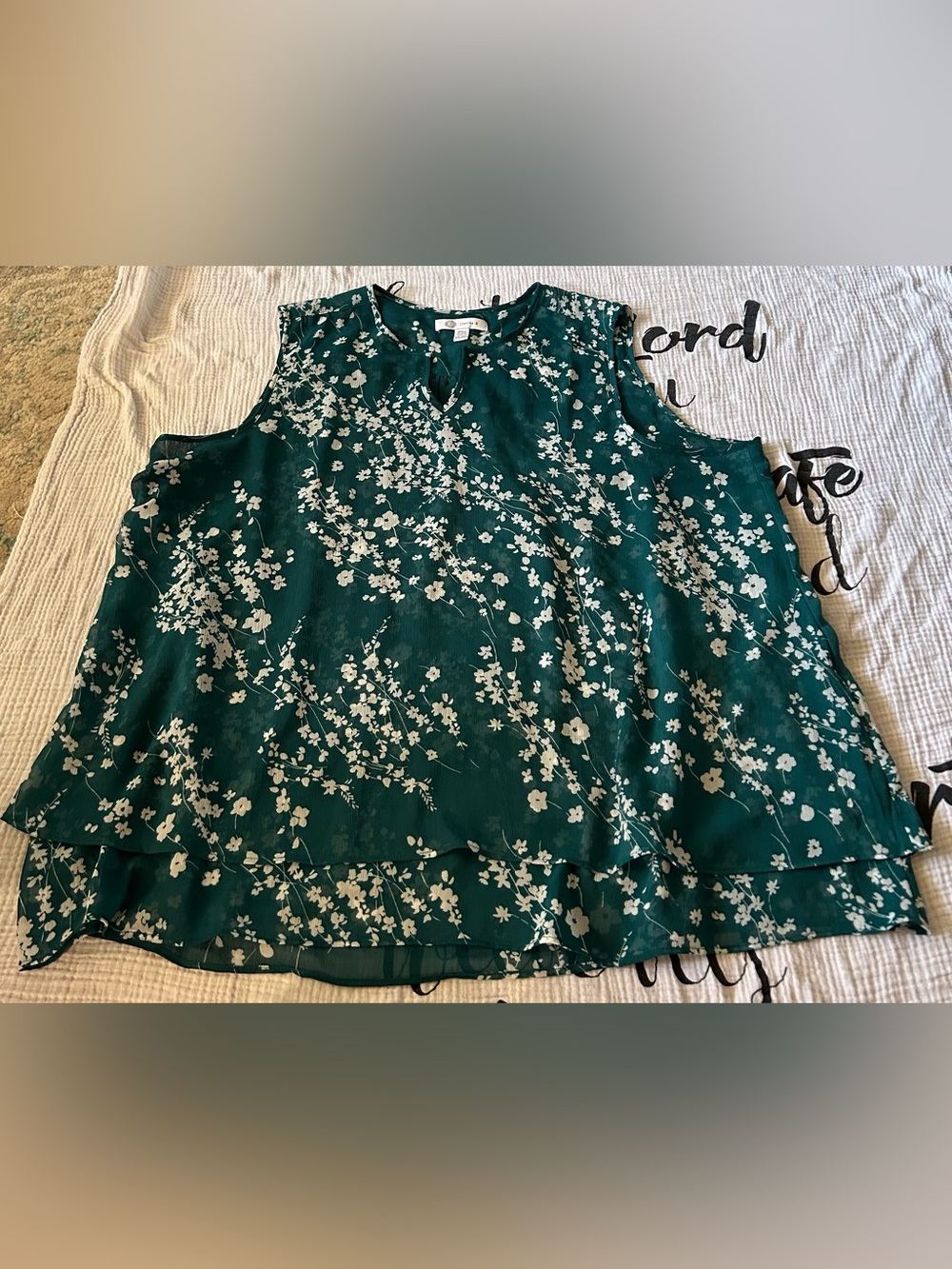 Christina B Floral Sleeveless V-Neck Women’s light weight Top Dark Teal Size XXL